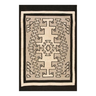 1940s Gray Beige Geometric Antique American Navajo Carpet 4'7" X 6' 10" Knotted Wool Rug For Sale