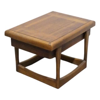 Altavista Lane Walnut MCM Mid Century Modern 22" Accent End Table For Sale