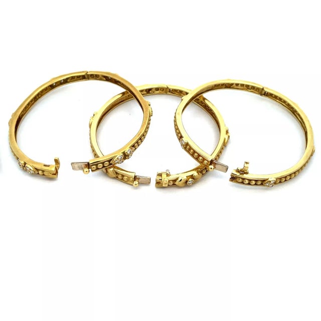 Judith Ripka Bracelet Diamond 18k Yellow Gold Bead & Hearts Hinge 3 Bangles For Sale In Miami - Image 6 of 7