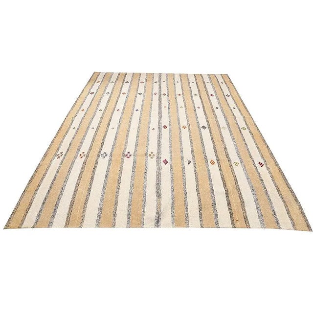 Modern vintage cotton kilim rug from Adana region of Turkey. Approximately 50-60 years old. In very good condition.