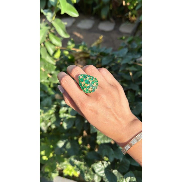 Set in 18k Gold, 6.11 Carats, Zambian Emerald & Yellow Diamonds Cocktail Ring, Size 6.5 For Sale - Image 4 of 10