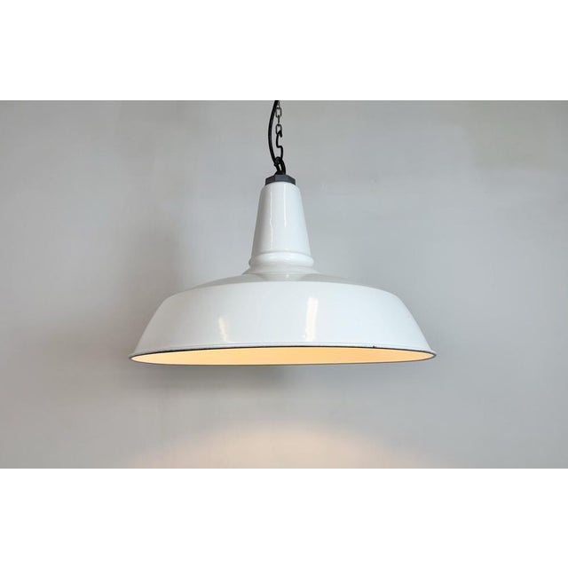 Industrial White Enamel Factory Pendant Lamp from Benjamin, USA, 1960s For Sale - Image 9 of 18