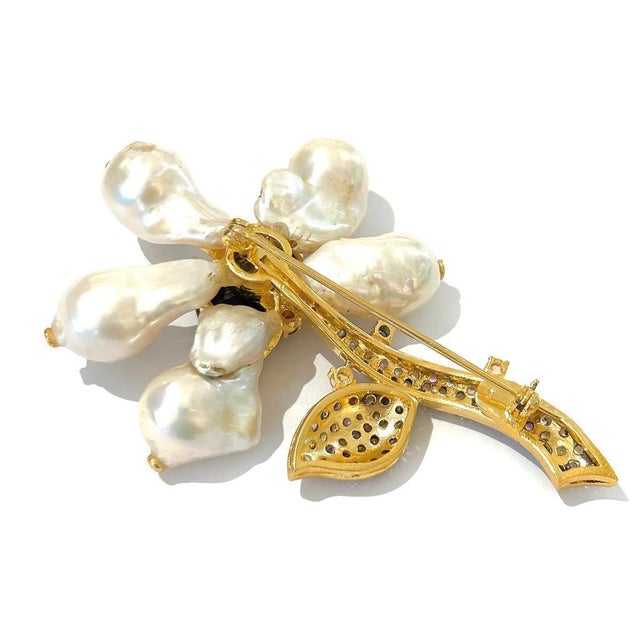 Bochic "Orient" Blue Sapphire & Multi Fancy Sapphires Brooch 18K Gold & Silver For Sale - Image 4 of 18