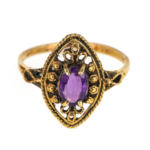Traditional Vintage 14k Gold Amethyst Cocktail Ring For Sale - Image 3 of 5