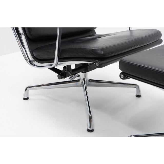 Set of Alu Group Soft Pad Lounge Chair and Ottoman by Charles and Ray Eames for Vitra For Sale - Image 9 of 14