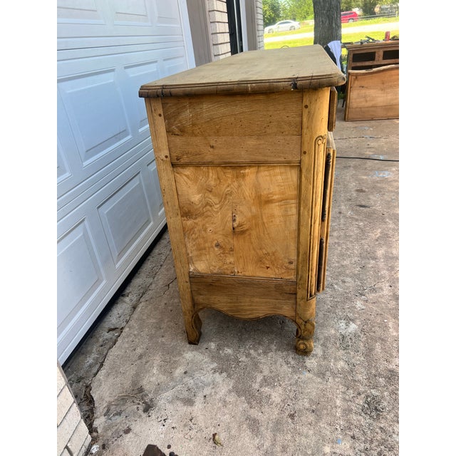 Beige French 19th Century Louis XV Provincial Bleach Oak / Burl Wood Sideboard For Sale - Image 8 of 12
