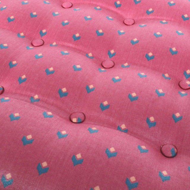 French Louis XV Pink Tufted Ottoman For Sale In Tampa - Image 6 of 7