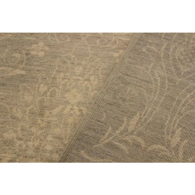Textile 1990s Boho Chic Sun-Faded Gray/Ivory Wool & Silk Rug - 8'0 X 9'11 For Sale - Image 7 of 8