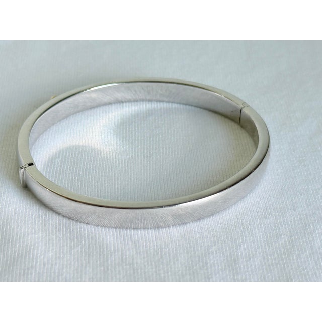 Vintage Italian 925 Sterling Silver Bypass Hinged Bangle Bracelet Italy Modern Sculptural Design For Sale - Image 11 of 14