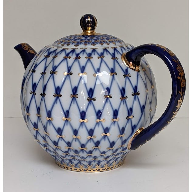 1940s Small Teapot by Lomonosov Cobalt Net Pattern - Set of 5 For Sale - Image 4 of 10