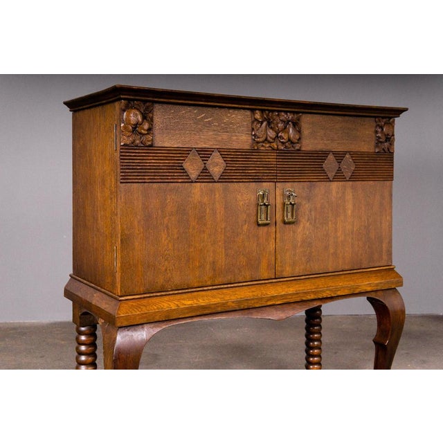Brown Art Nouveau Commode in Oak For Sale - Image 8 of 18