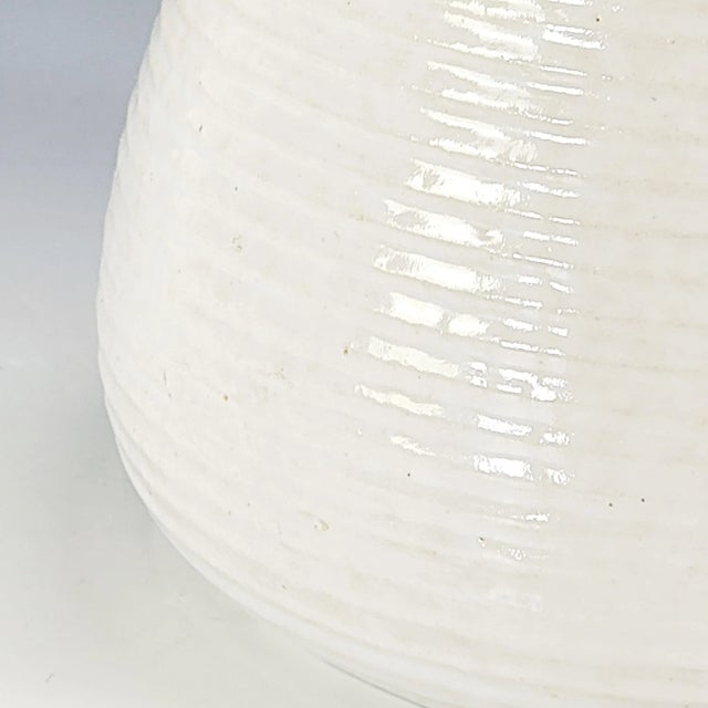 Wheel-Thrown Studio Pottery Ribbed Cream White Vase, 5.25" For Sale In San Francisco - Image 6 of 10