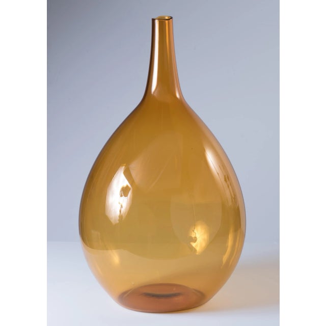 Wayne Husted 1960s Mid-Century Amber Zeller Glass Floor Vase Bottle Attributed to Wayne Husted for Zeller For Sale - Image 4 of 11