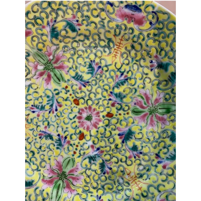 Pair of Marked Early 20th Century Chinese Plates For Sale - Image 4 of 7