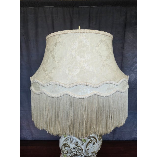 1960s Azzolin Brothers Porcelain Figural & Floral Table Lamp W/ Fringe Shade For Sale - Image 4 of 10