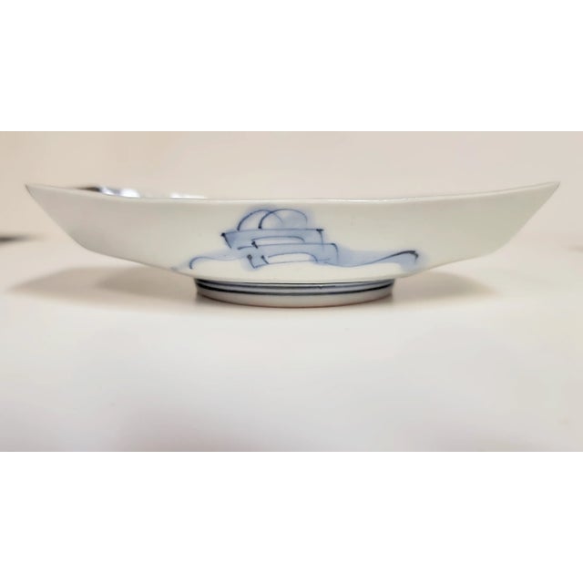 Chinese Antique Chinese Boat Shaped Low Bowl With Phoenix and Lotus in Imari Palette 19th Century Porcelain For Sale - Image 3 of 5