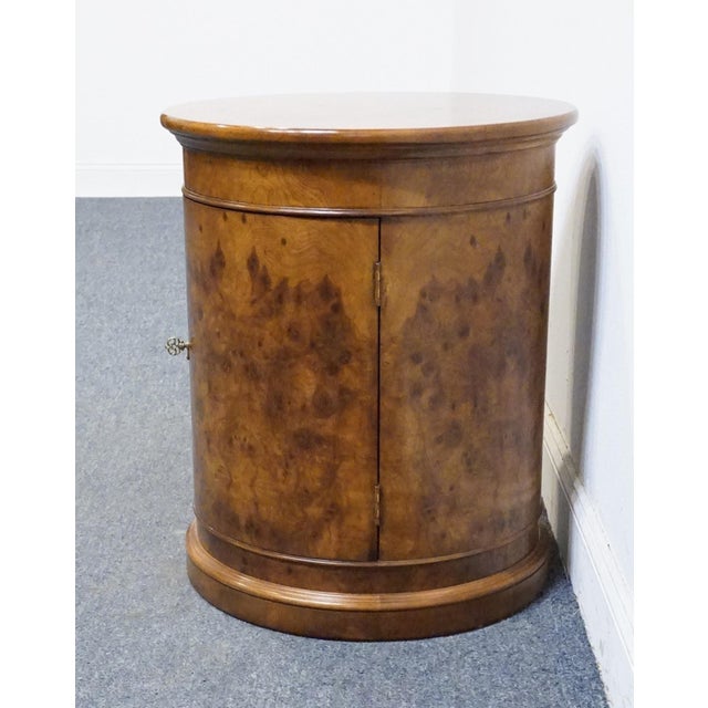 Henredon Furniture Traditional Style Bird's Eye Maple 21" Accent Round Storage End Table 4700-43 For Sale In Kansas City - Image 6 of 10