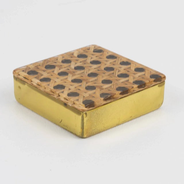 Lucite, Rattan and Brass Smoking Set Lighter and Box, 1970s For Sale - Image 4 of 13