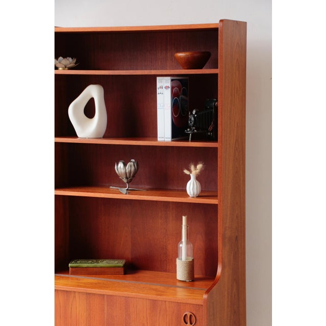 Mid-Century Modern Scandinavian Teak Glass-Fronted Bookcase, 1960s For Sale - Image 3 of 18