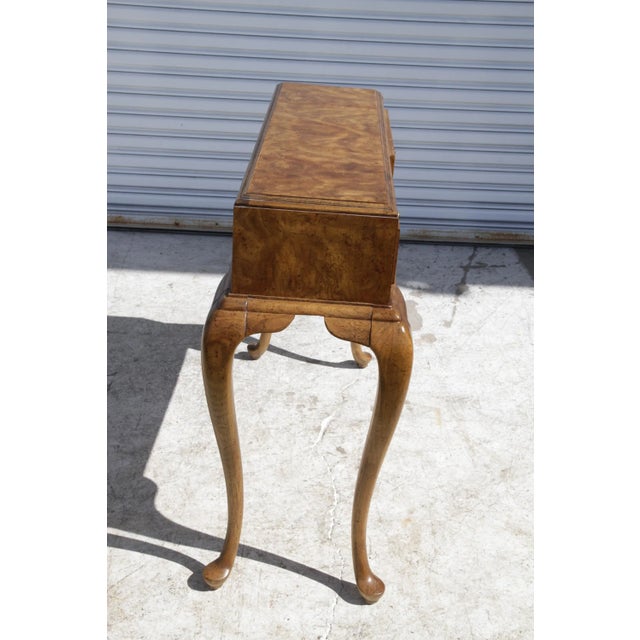 Brass 1970s American of Martinsville 2 Drawer Burl Queen Anne Style Writing Table For Sale - Image 8 of 13