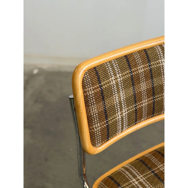W18.5 D18 H33 SW18.5 SD18 SH19 This set of four dining chairs features the iconic cantilever silhouette, characterized by...