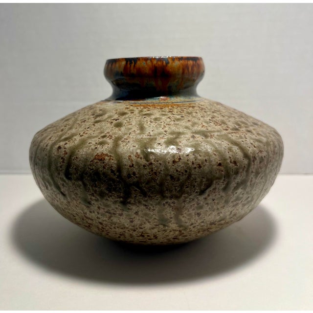 1990s Vintage DAVID SALK Studio Art Pottery Ceramic Vase Signed Aprox. dimensions: 5"H x 6.5" diameter Very good original...