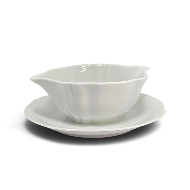 French Country Mid 20th Century Limoges France White Porcelain Scalloped Gravy Boat With Attached Underplate For Sale - Image 3 of 9