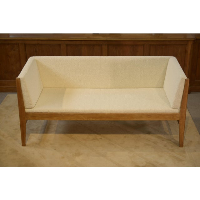 Beige Oak and Ecru Bouclé Sofa by Guillerme et Chambron for Votre Maison, 1960s For Sale - Image 8 of 13