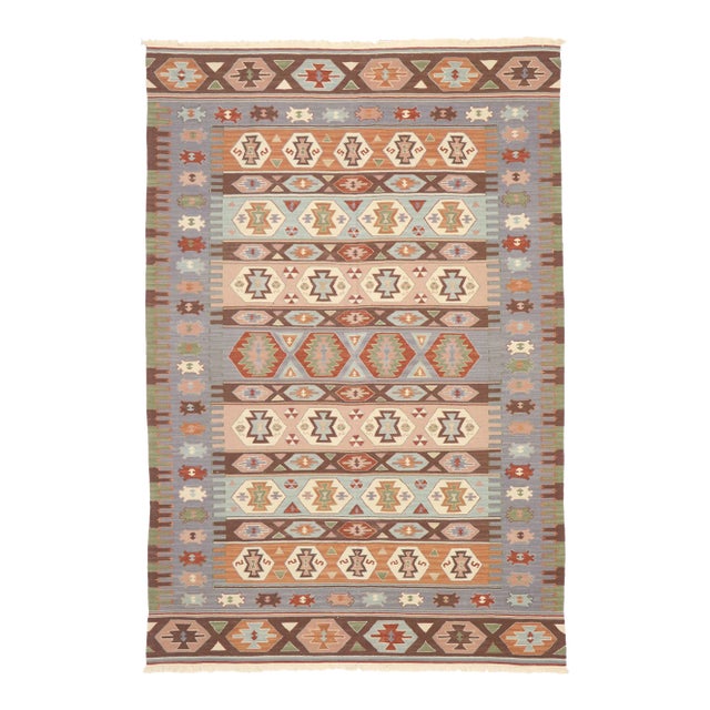 Vintage Persian Shiraz Kilim Rug - 05'09 X 08'05 For Sale