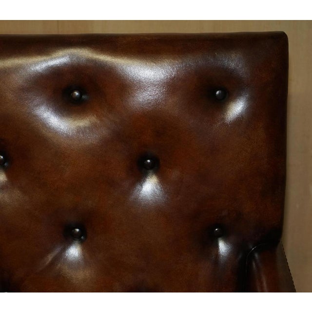 George III Brown Leather Chesterfield Armchair, 1780s For Sale - Image 4 of 18
