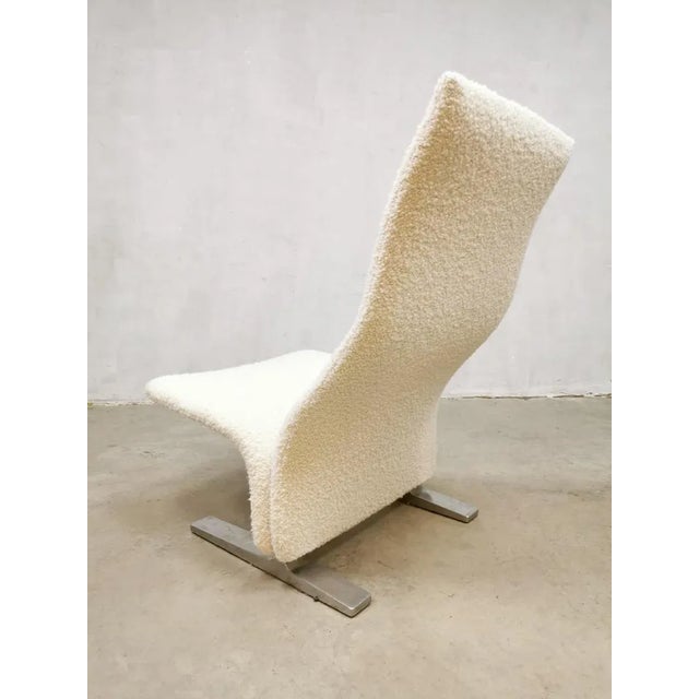 Cool Dutch vintage design! This special easy chair by Artifort is a design by the French designer Pierre Paulin. Produced...