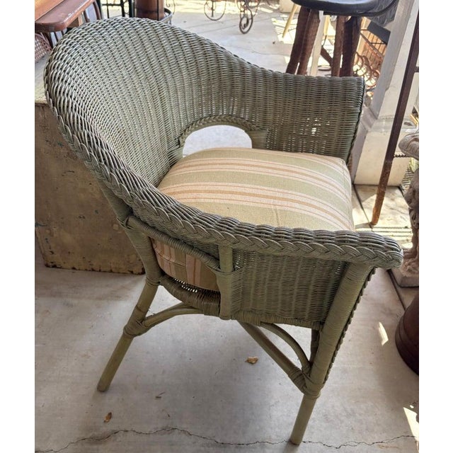 1930s Bar Harbor Wicker Chair in Original Painted Surface For Sale - Image 4 of 7