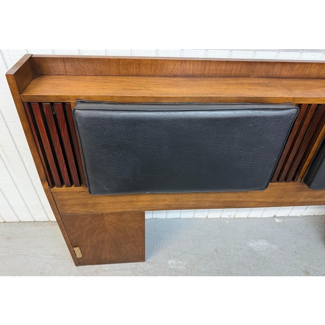 Lane Furniture Mid-Century Modern Lane Walnut & Rosewood King Size Headboard For Sale - Image 4 of 10