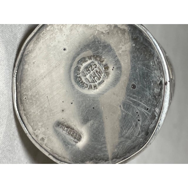 Metal Pair Vintage Mexican Openwork 925 LHM Sterling Silver Glass Salt & Pepper Shaker For Sale - Image 7 of 8