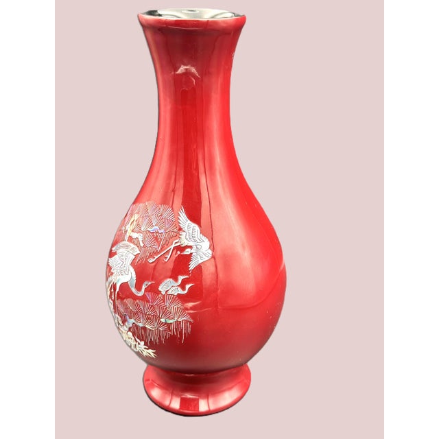 Mid-Century Modern 1970s Korean Red Lacquer Vase With Mother of Pearl Inlay – Cranes & Pine, Najeonchilgi For Sale - Image 3 of 7