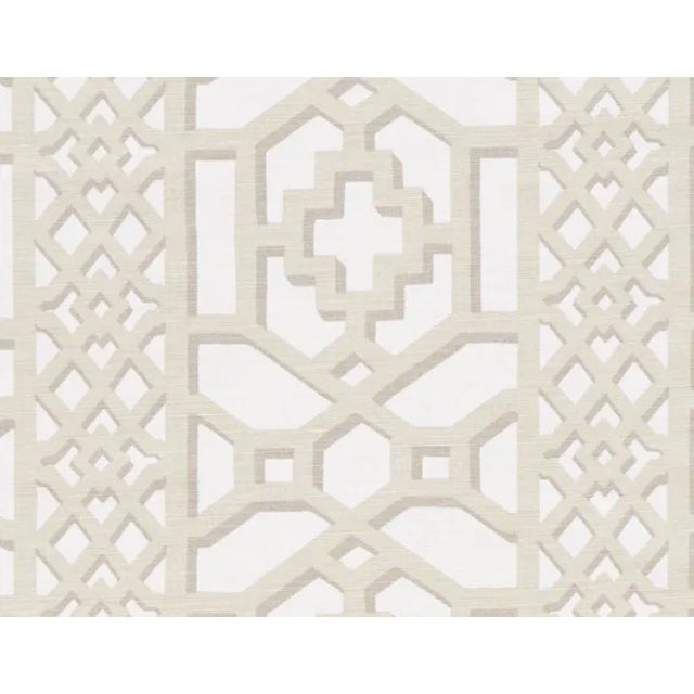Inspired by Elsie de Wolfe's trellised rooms, this fretwork pattern was introduced in the 1970s. It's been reimagined with...