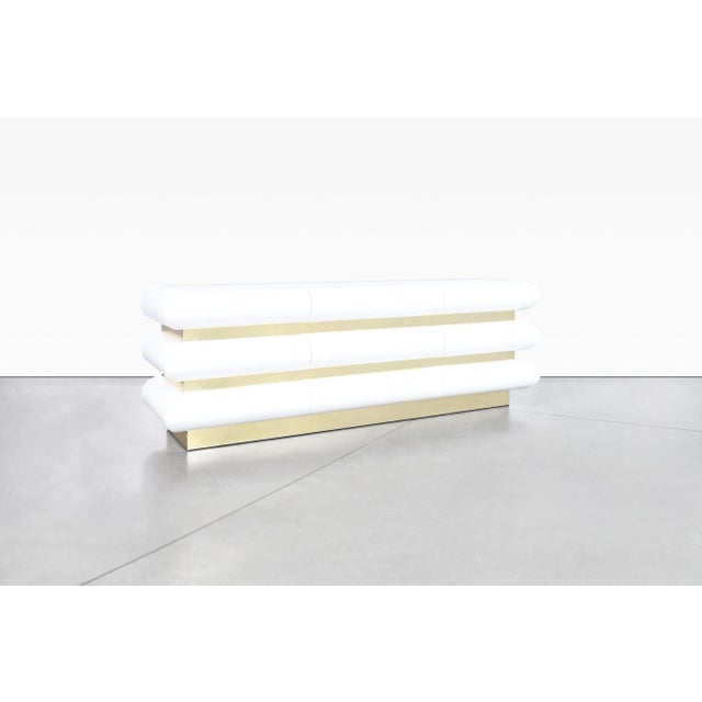 1980s Vintage Italian Postmodern White Lacquer and Brass Dresser, 1980s For Sale - Image 5 of 11