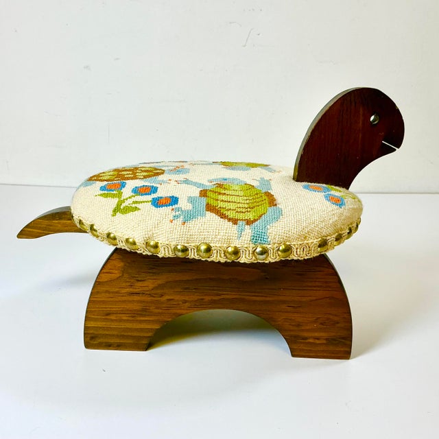 1970s Vintage Arts & Crafts Coastal Folk Art Needlepoint Cushion & Pine Turtle Footstool. For Sale - Image 15 of 16