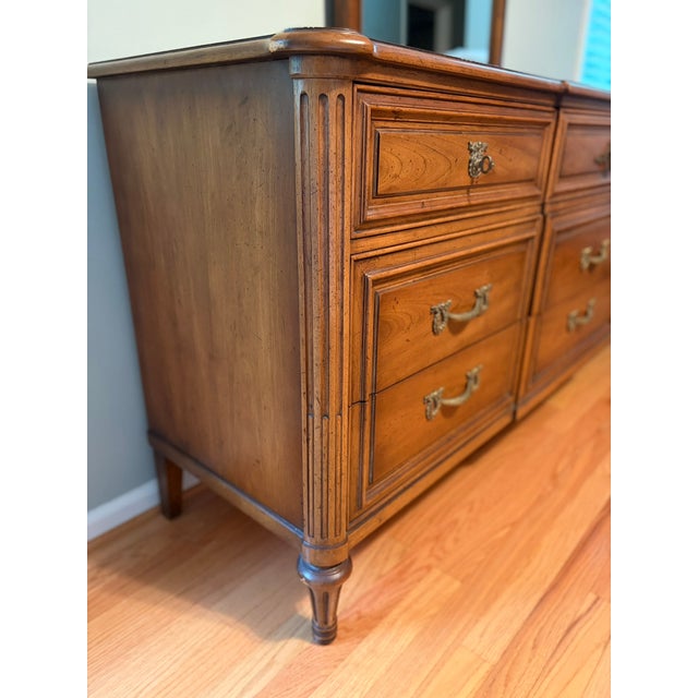 Mid 20th Century Vintage Henredon Heritage Walnut Italian Provincial 9-Drawer Lowboy With Mirror (5300 Series) For Sale - Image 5 of 8