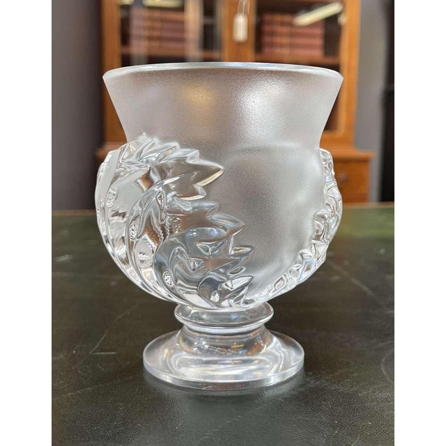 Saint Cloud Vase in Frosted Crystal from Lalique For Sale - Image 3 of 10