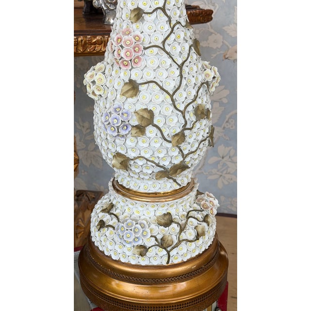 Meissen Style German Schneeballen Porcelain Snowball Vase Table Lamp For Sale - Image 9 of 11