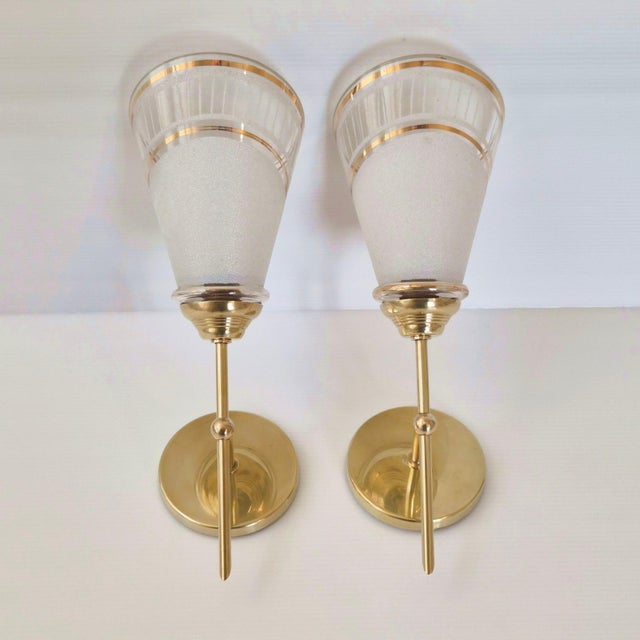 Good overall condition, with normal wear and tear and slight wear to the opaline glass decoration. Height 26.5 cm. Length...