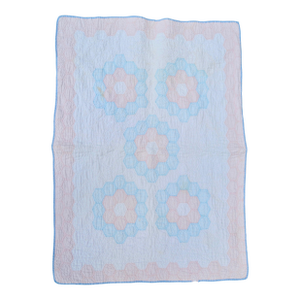 1950s Grandmothers Garden Patterned Baby Quilt Wallhanging
