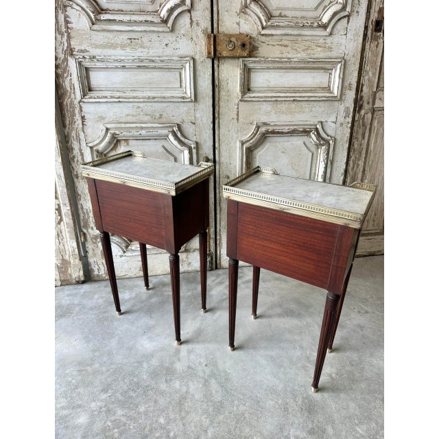 1970s Louis XVI Style Mahogany Bedside Tables, 1970s, Set of 2 For Sale - Image 5 of 9
