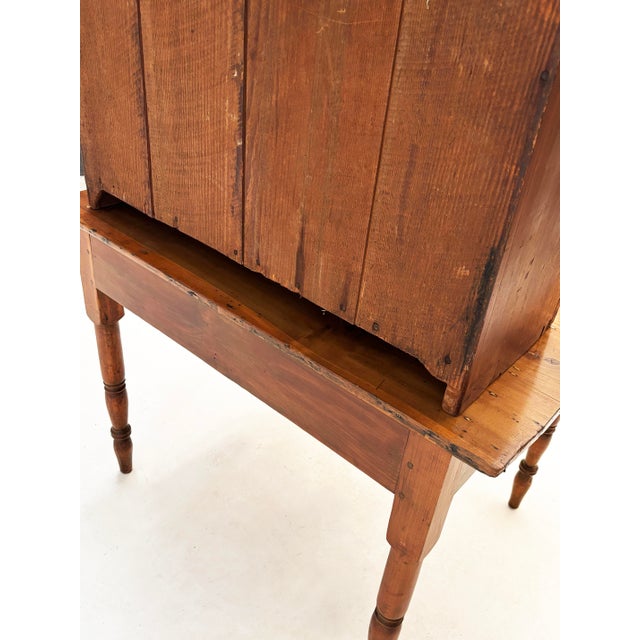 Early American Country Pine Two-Piece Plantation Desk Secretary, Circa 1830–1850 For Sale In Louisville - Image 6 of 18