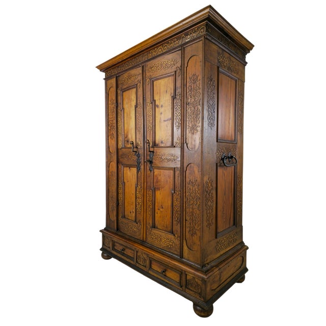 Renaissance Wardrobe in Walnut and Softwood, 1685 For Sale - Image 3 of 14