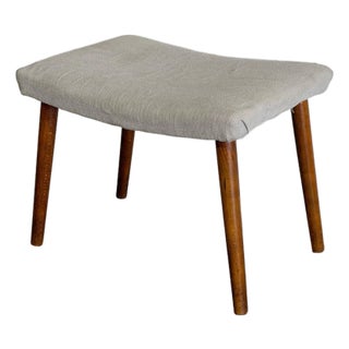 Beige Fabric Ottoman With Walnut Legs Mid-Century Modern 1960s For Sale