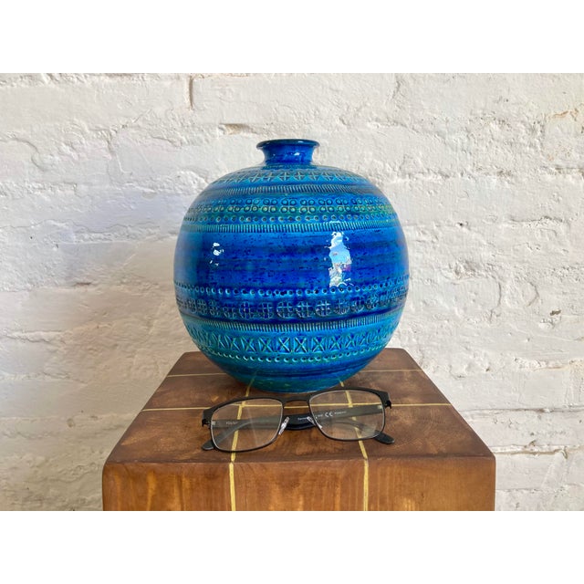 Ceramic Ceramic Rimini Blue Series Vase by Aldo Londi for Flavia Montelupo, 1960s For Sale - Image 7 of 7