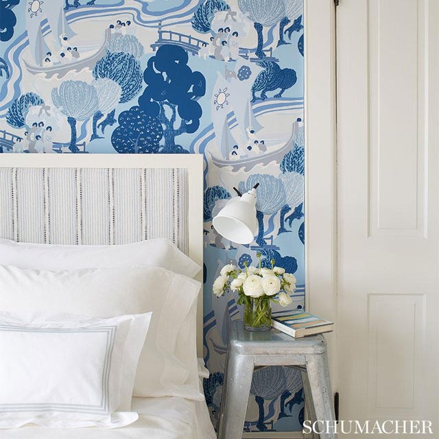 A narrow, gradient stripe with stippled accents, this printed Linen has a beautiful hand-drawn look. It's a stylish option...