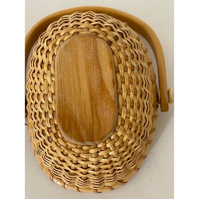 Cute Vintage Small Nantucket Basket For Sale - Image 4 of 4